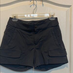 Women’s Navy Athleta Size 4 Cargo Shorts - Lightweight Everyday Style